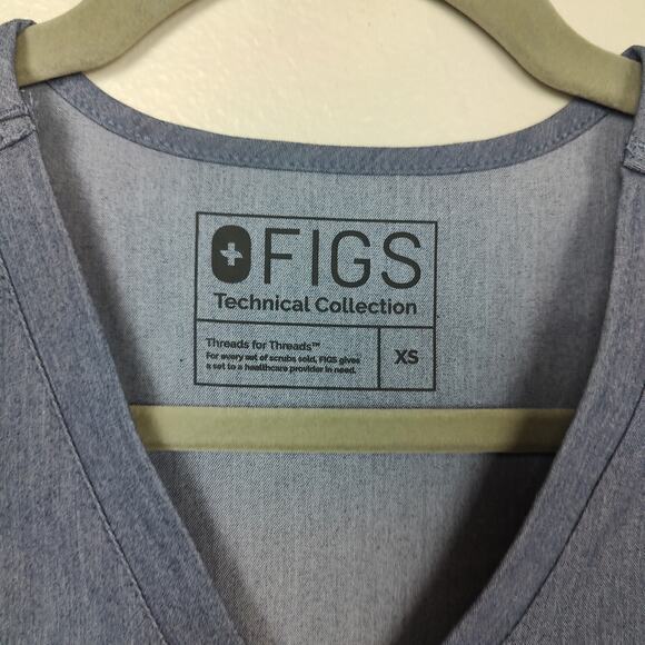Figs Casma Scrub Top Womens XS Heather Denim Gray V-Neck Pockets Short Sleeve 72 - Picture 3 of 8